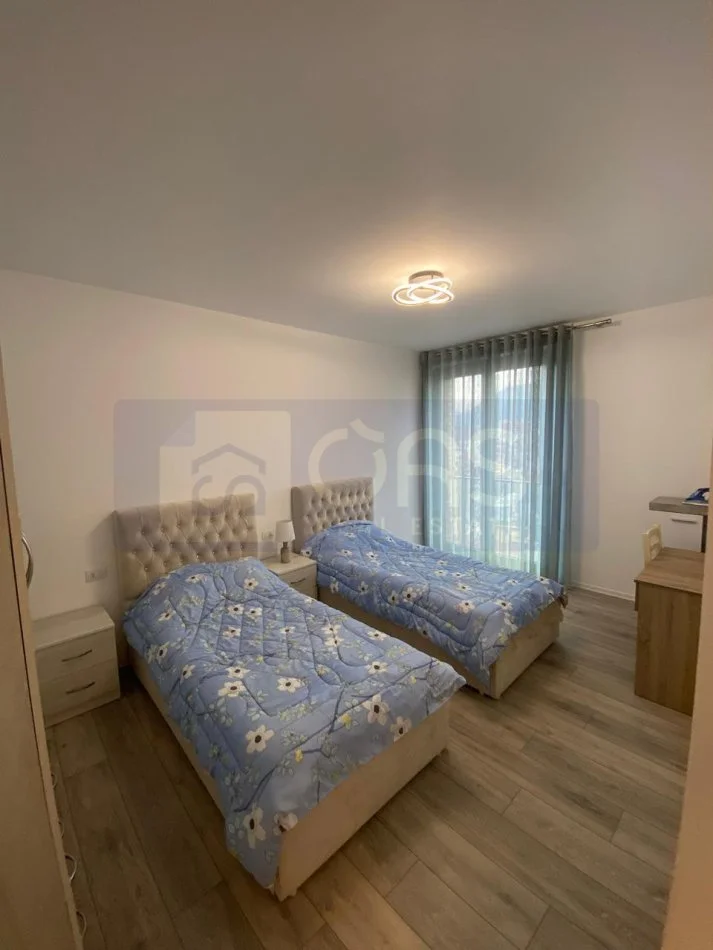 Tirane, jepet me qera apartament 2+1+Aneks+Ballkon Kati 8, 105 m² 800 € (Kompleksi Fiori Di Bosko)