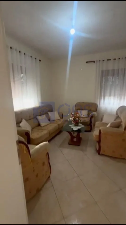 Tirane, jepet me qera apartament 2+1+Aneks+Ballkon Kati 2, 120 m² 300 € (Prane Diges se Liqenit)