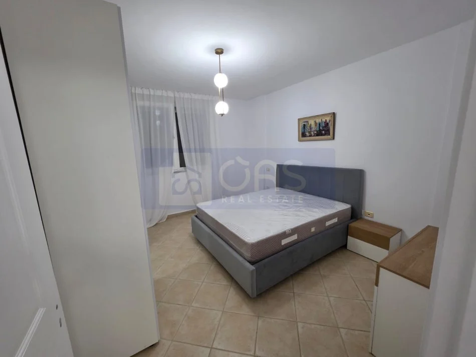 Tirane, jepet me qera apartament 1+1+Aneks+Ballkon Kati 4, 65 m² 650 € (Ish Ekspozita)