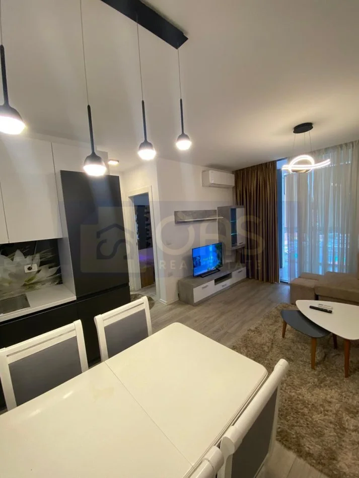 Tirane, jepet me qera apartament 2+1+Aneks+Ballkon Kati 8, 105 m² 800 € (Kompleksi Fiori Di Bosko)
