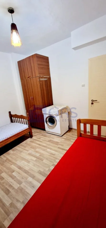 Tirane, jepet me qera apartament 2+1+Aneks+Ballkon Kati 4, 80 m² 500 € (Rruga Bardhyl)