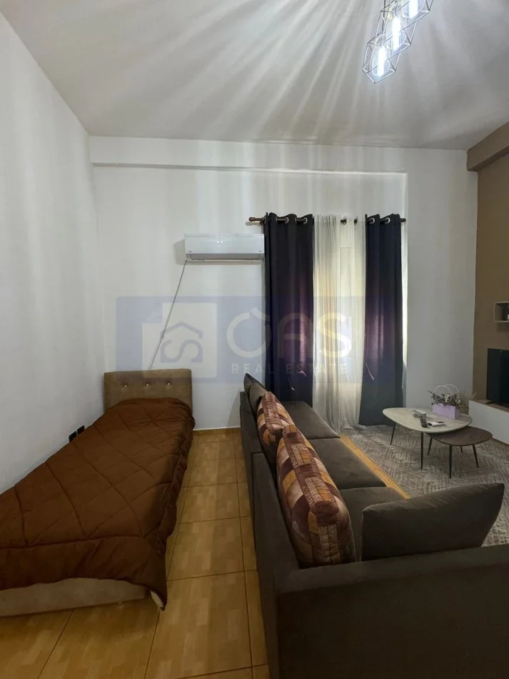 Tirane, jepet me qera apartament 1+1+Aneks+Ballkon Kati 1, 70 m² 550 € (Rruga e Dibres,Prane Vila Gold.)