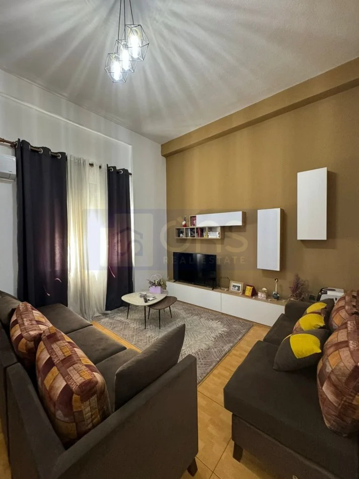 Tirane, jepet me qera apartament 1+1+Aneks+Ballkon Kati 1, 70 m² 550 € (Rruga e Dibres,Prane Vila Gold.)