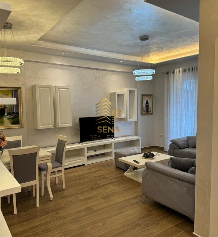 Tirane, jepet me qera apartament 2+1+Ballkon Kati 4, 107 m² 600 € (Rruga Bedri Karapici)
