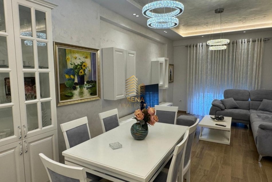 Tirane, jepet me qera apartament 2+1+Ballkon Kati 4, 107 m² 600 € (Rruga Bedri Karapici)