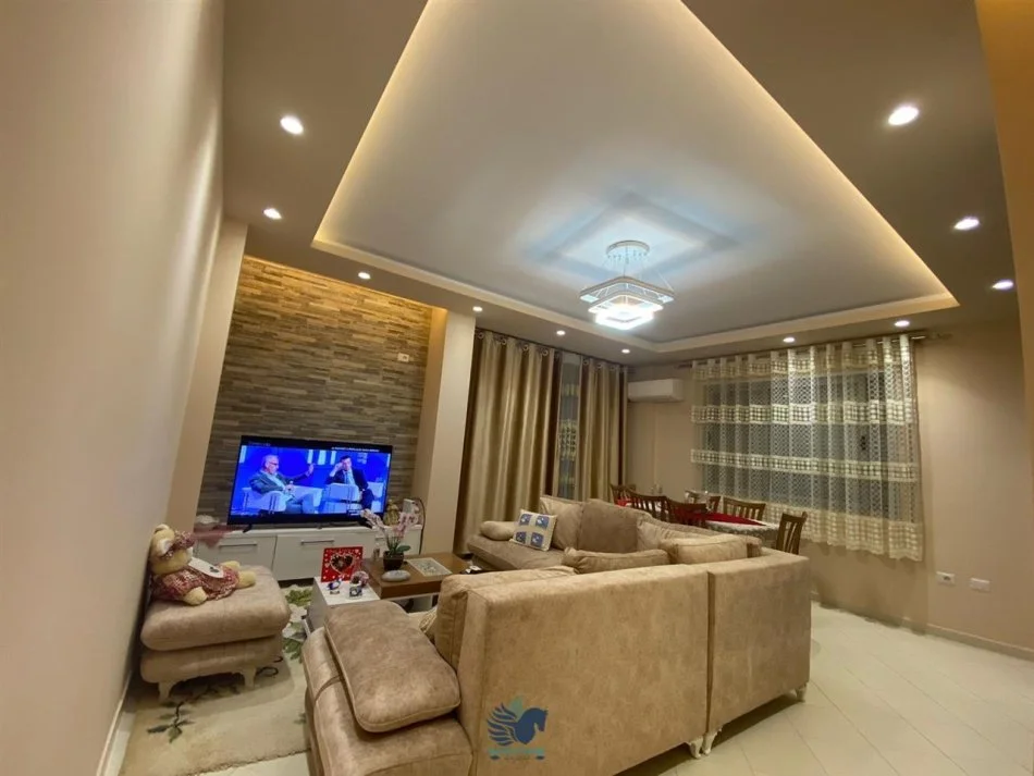 Jepet Me Qera Apartament 2+1 Ne Fresk [ID P02152]