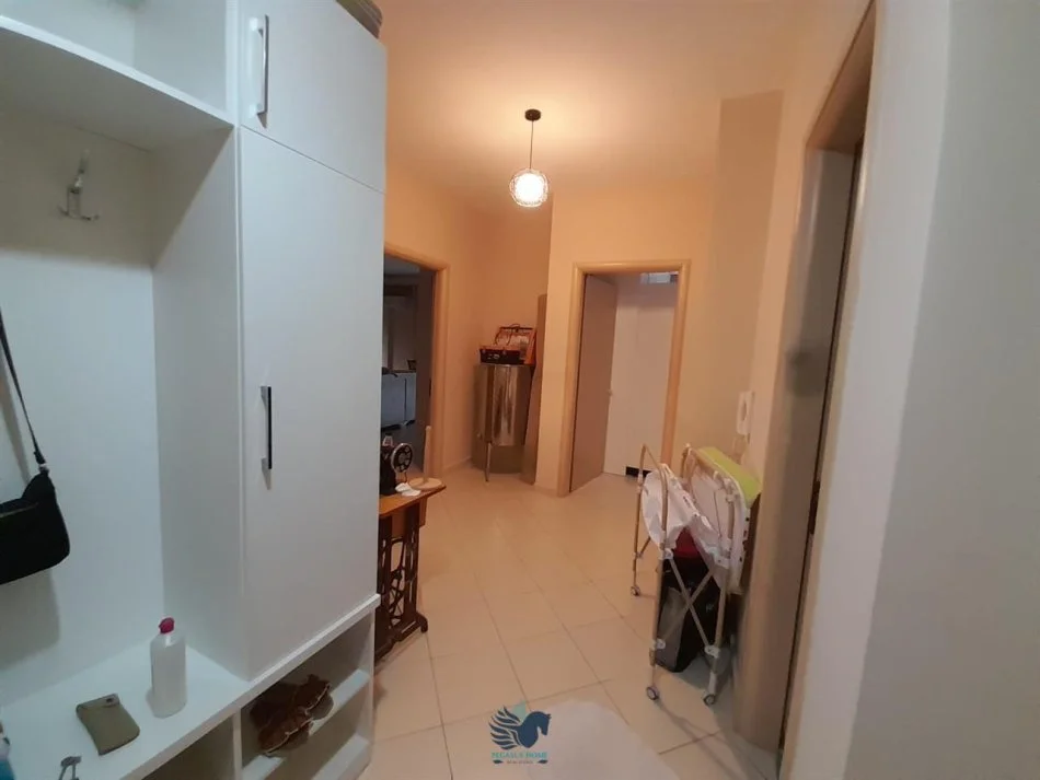 Jepet Me Qera Apartament 2+1 Ne Fresk [ID P02152]