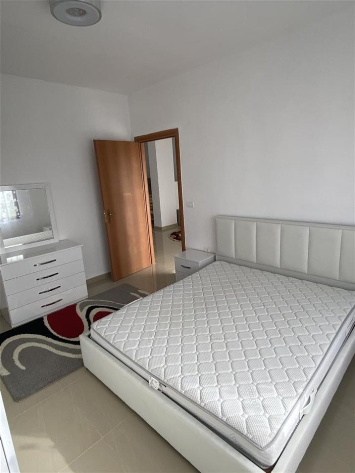 Tirane, jepet me qera apartament 1+1+Ballkon Kati 8, 72 m² 400 € (Astir)