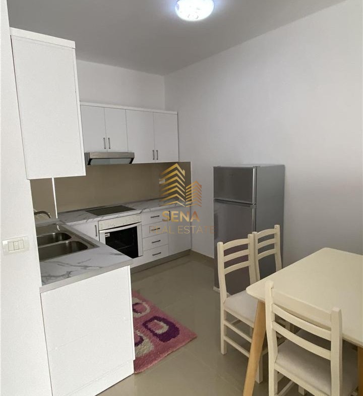 Tirane, jepet me qera apartament 1+1+Ballkon Kati 8, 72 m² 400 € (Prane Pallateve Fratari)