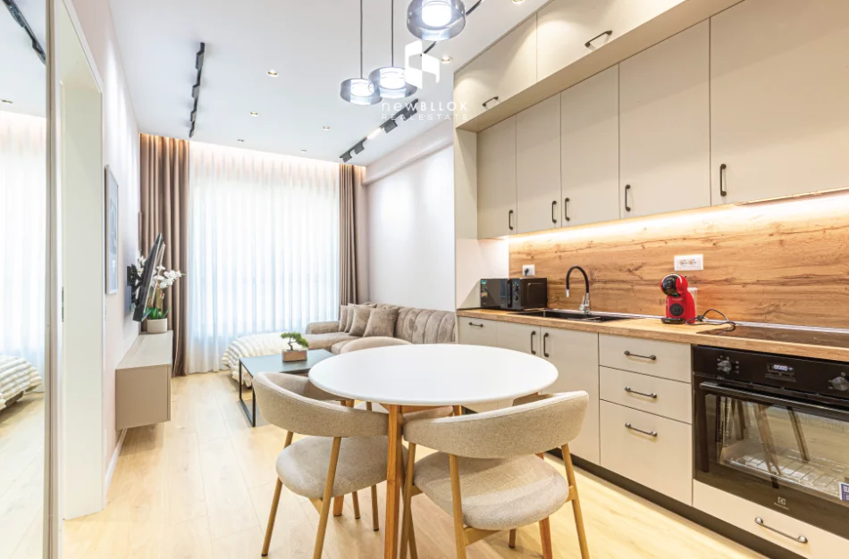 Me Qera: 🏡 Apartamenti 1+1 më Luxury në Residencën Kadiu - Ali Demi📍) 100% I Ri | 50m², Kati 7 (P2026) Cdo gjë në Qese | 45.000 Leke/Muaj ✨