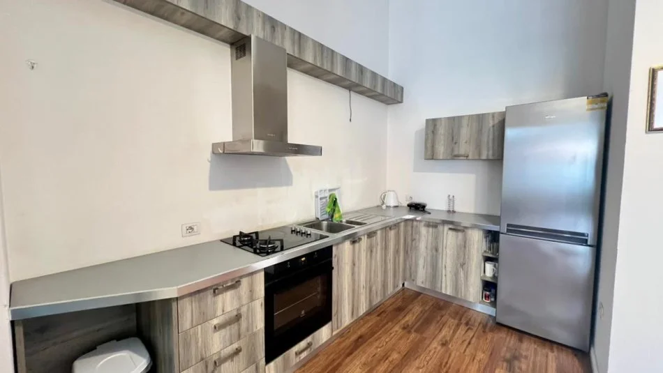 Me Qera : 2+1+2wc📍Zogu i Zi (Ring Center) - Pallat i Ri - 650€-  S.110m² || Shume prane rrethrrotullimit🔥