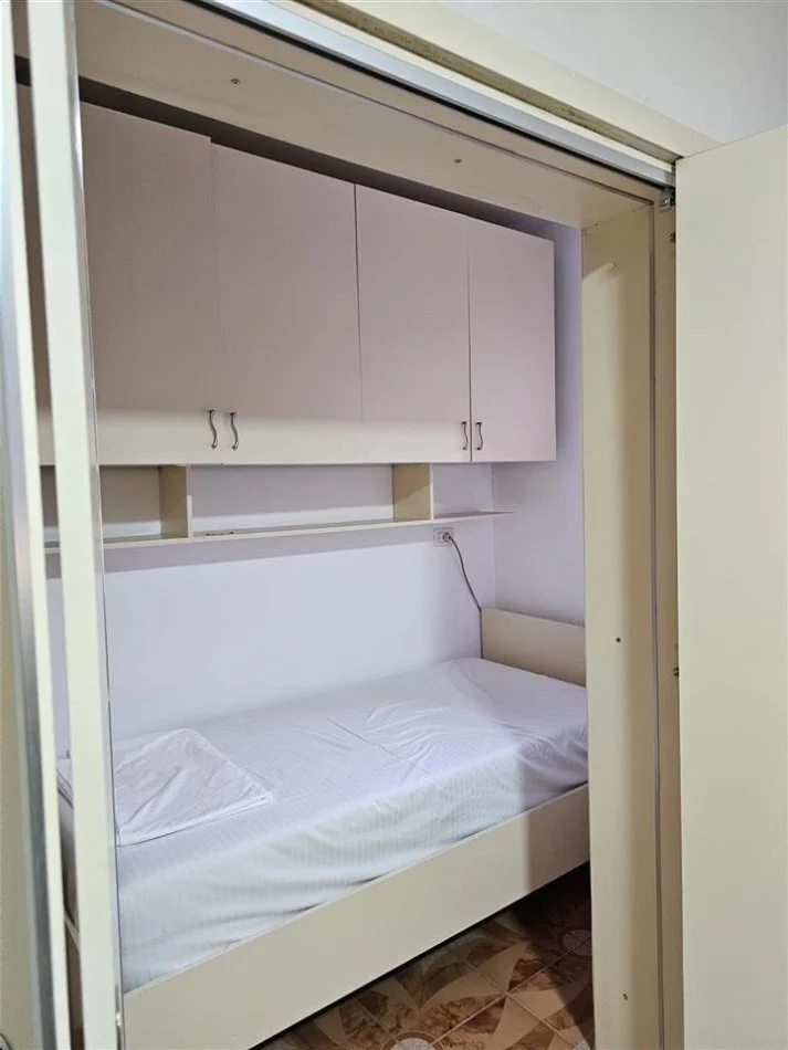 Tirane, jepet me qera apartament 2+1 Kati 5, 70 m² 500 € (Myslym Shyr)