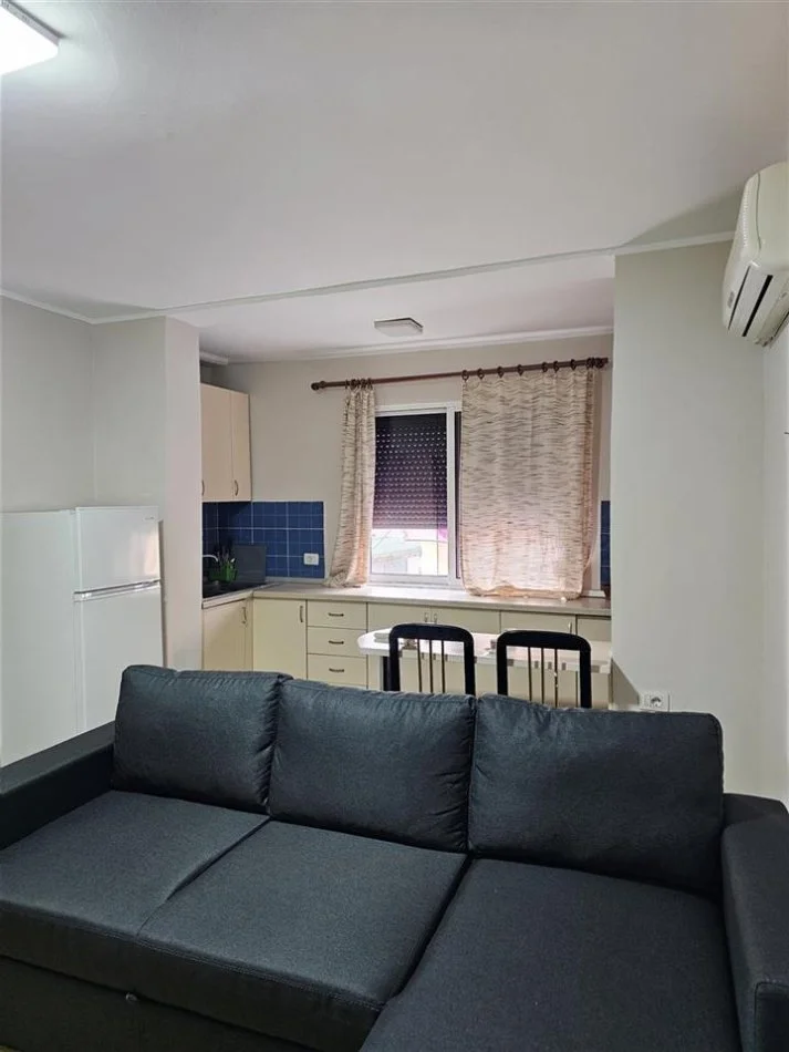 Tirane, jepet me qera apartament 2+1 Kati 5, 70 m² 500 € (Myslym Shyr)