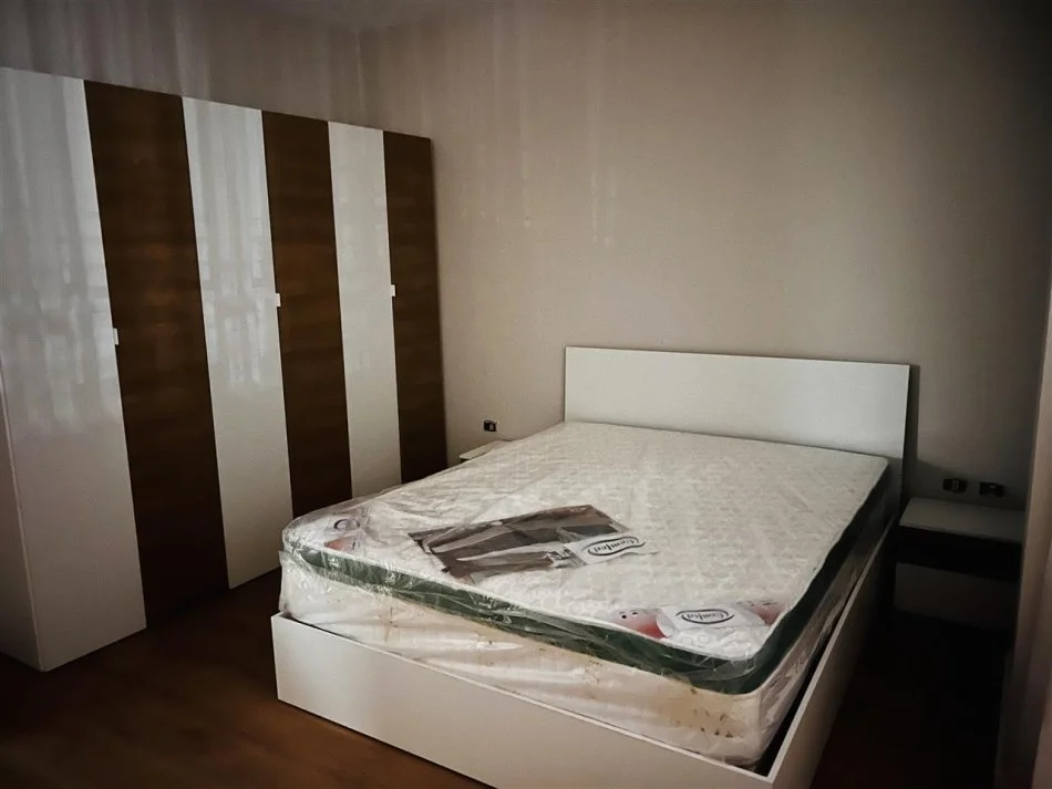 Tirane, jepet me qera apartament 2+1+Ballkon Kati 6, 100 m² 500 € (rruga Teodor Keko)