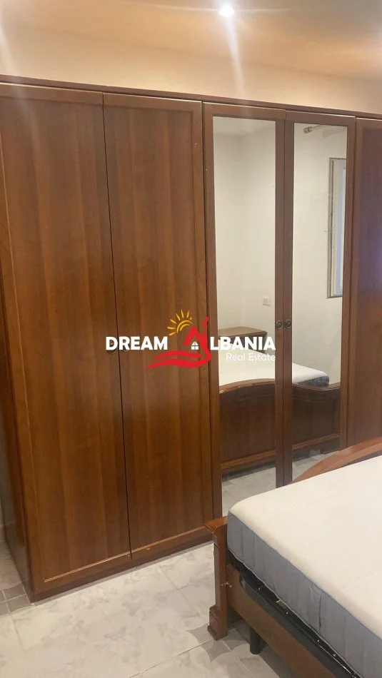 Tirane, jepet me qera shtepi 1+1 , 65 m² 500 € (Tek Ish Fusha e Aviacionit)