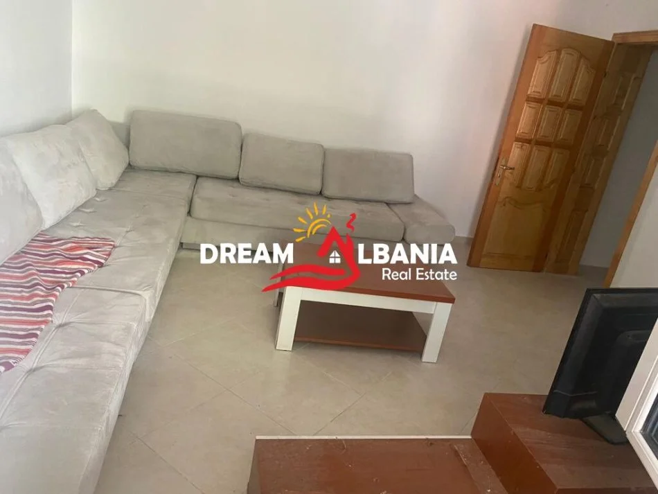 Tirane, jepet me qera shtepi 1+1 , 65 m² 500 € (Tek Ish Fusha e Aviacionit)