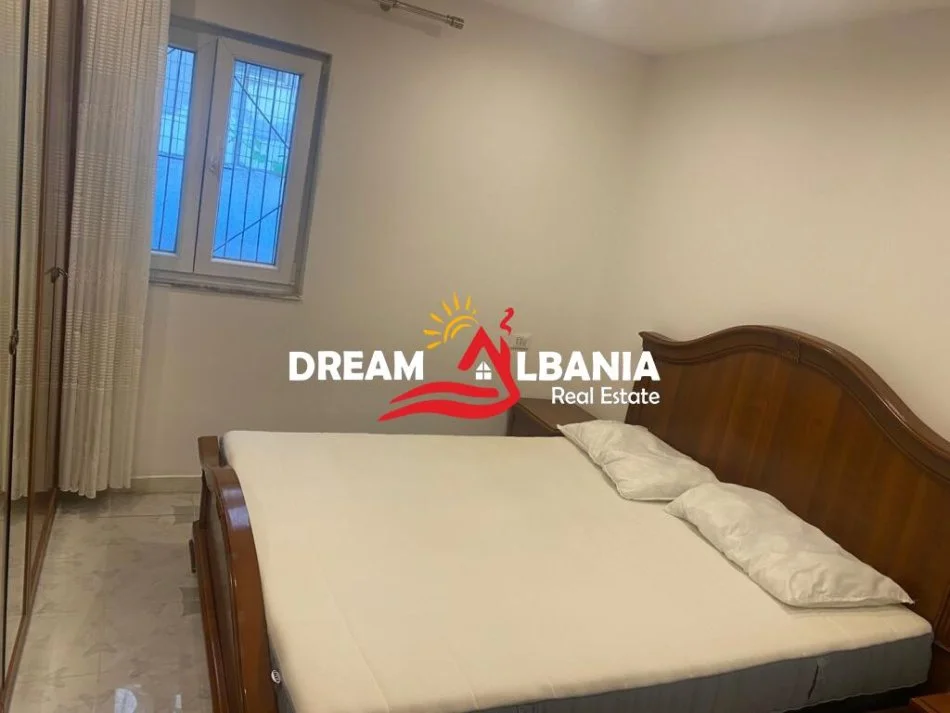Tirane, jepet me qera shtepi 1+1 , 65 m² 500 € (Tek Ish Fusha e Aviacionit)