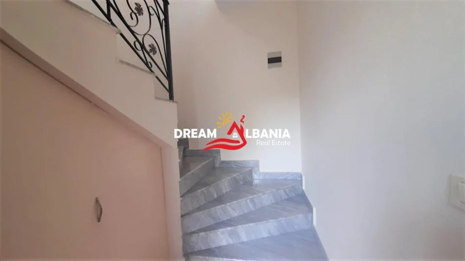 Tirane, jepet me qera apartament 2+1 , 100 m² 500 € (ne rrugen Selaudin Zorba poshte dishezes se Amerikan 2)