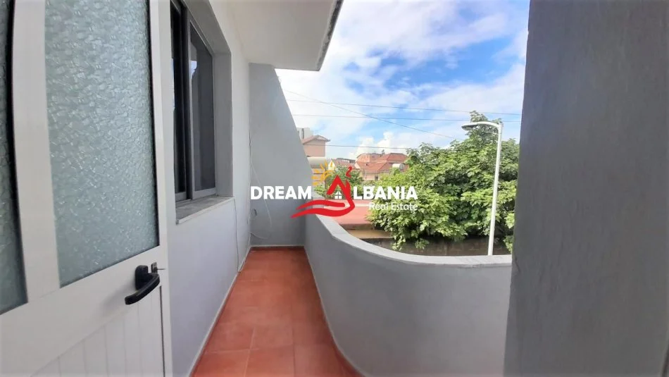 Tirane, jepet me qera apartament 2+1 , 100 m² 500 € (ne rrugen Selaudin Zorba poshte dishezes se Amerikan 2)