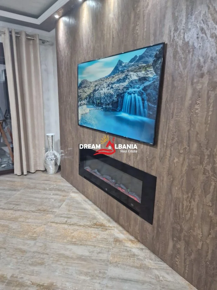 Tirane, jepet me qera apartament 3+1 Kati 1, 130 m² 1.100 € (te 21 Dhjetori prane Konvikteve te Inxhinierise)