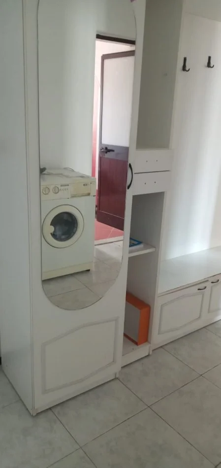 Tirane, jepet me qera apartament 3+1 Kati 5, 90 m² 450 € (Rruga Siri Kodra)