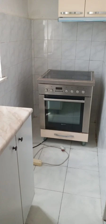 Tirane, jepet me qera apartament 3+1 Kati 5, 90 m² 450 € (Rruga Siri Kodra)