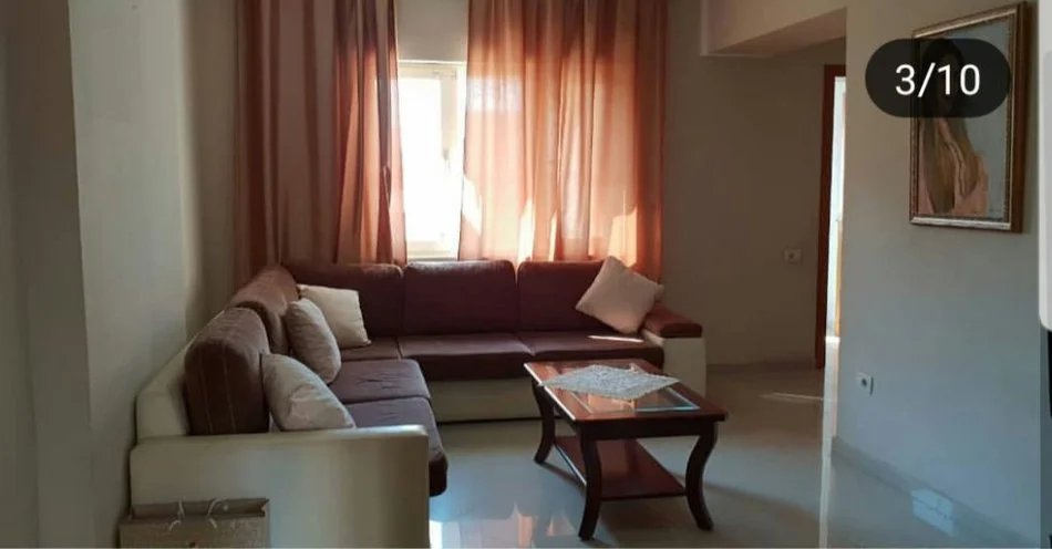 Tirane, jepet me qera apartament 2+1+Ballkon Kati 5, 92 m² 480 € (Rruga ''Kavajes")