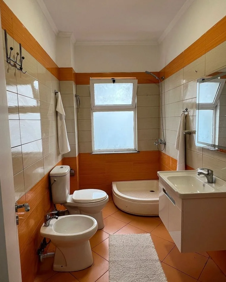 Tirane, jap me qera apartament 2+1+Ballkon Kati 2, 100 m² (Joklin Persi)