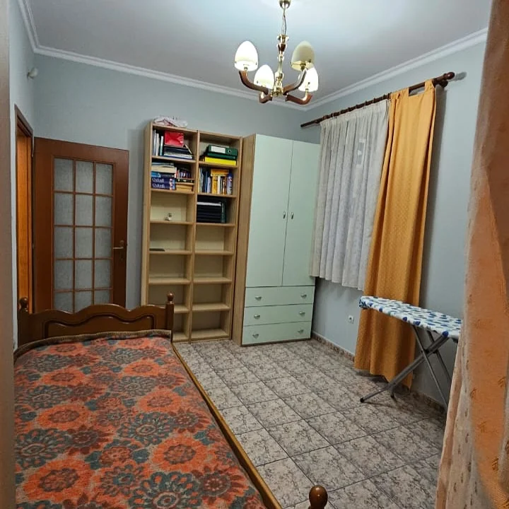 Tirane, jepet me qera Vile 3+1+Aneks+Ballkon Kati 2, 120 m² 800 € (TREGU ELEKTRIK)