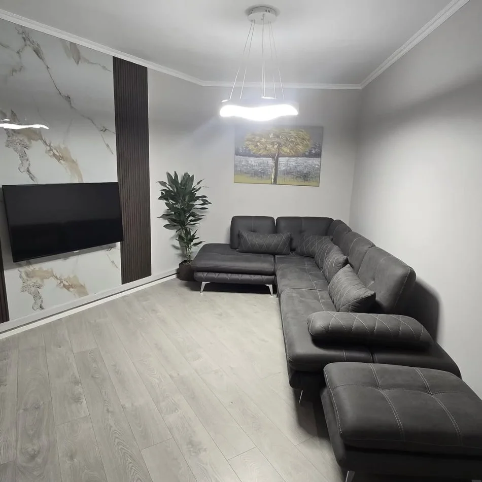 Tirane, jepet me qera apartament 3+1+Ballkon Kati 4, 109 m² 600 € (ASTIR)