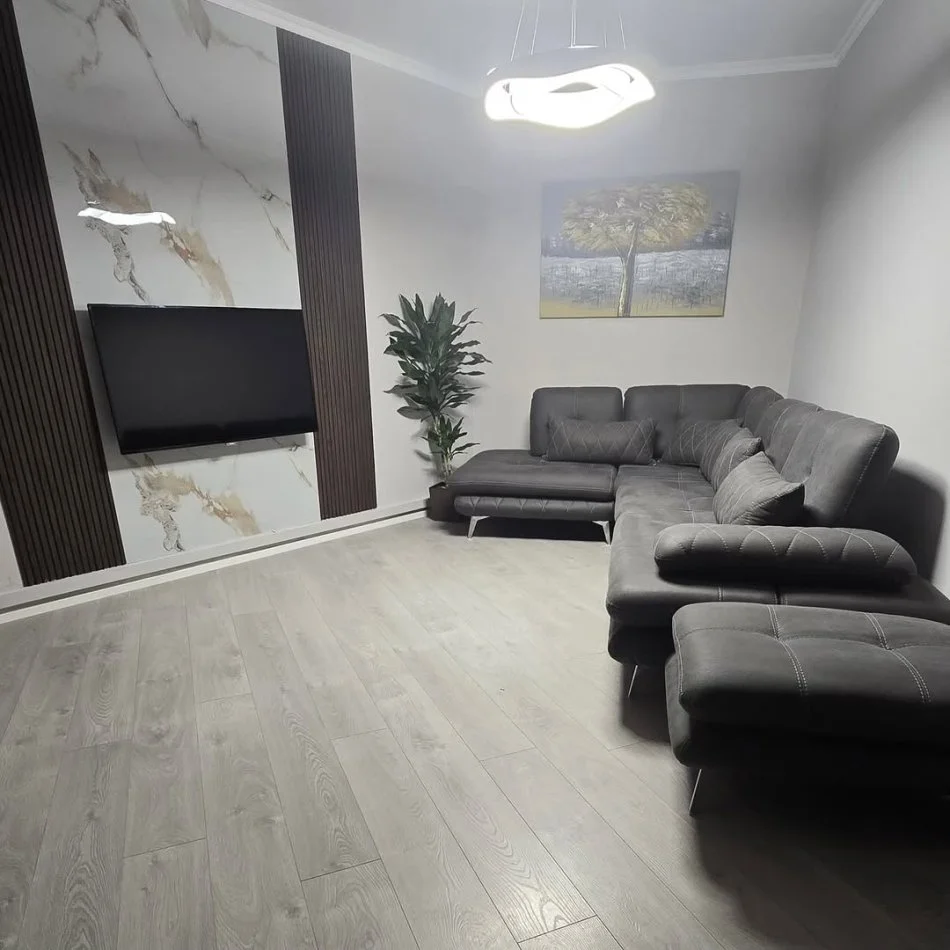 Tirane, jepet me qera apartament 3+1+Ballkon Kati 4, 109 m² 600 € (ASTIR)