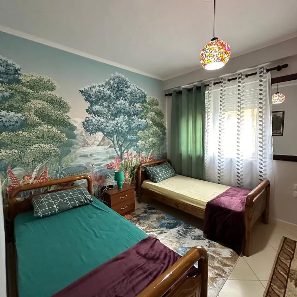 Tirane, jepet me qera apartament 2+1 , (air albania)