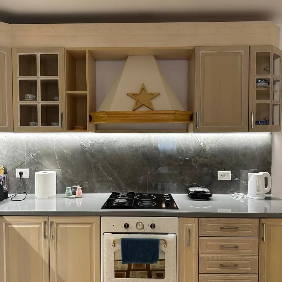 Tirane, jepet me qera apartament 2+1 , (air albania)