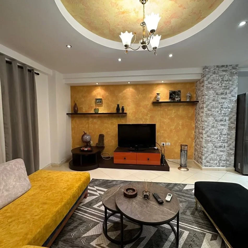 Tirane, jepet me qera apartament 2+1 , (air albania)