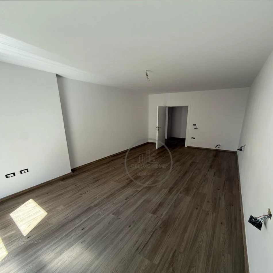 Tirane, shitet apartament 1+1+Ballkon Kati 2, 75 m² 150.000 € (Xhomlliku)