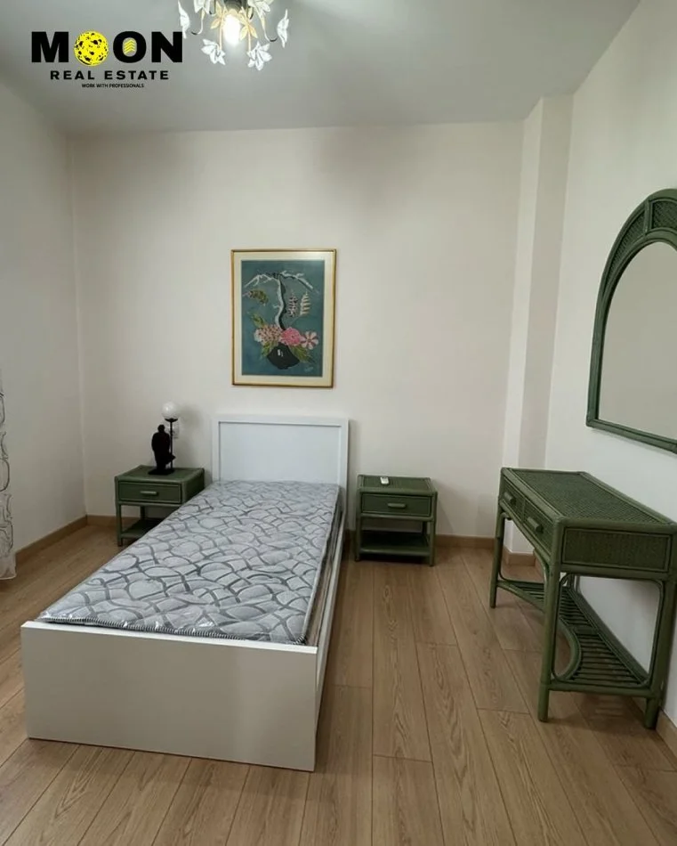 Tirane, jepet me qera apartament duplex Dublex Kati 2, 250 m² 1.100 € (ALI DEM PRANE KRYEGJYSHATES)