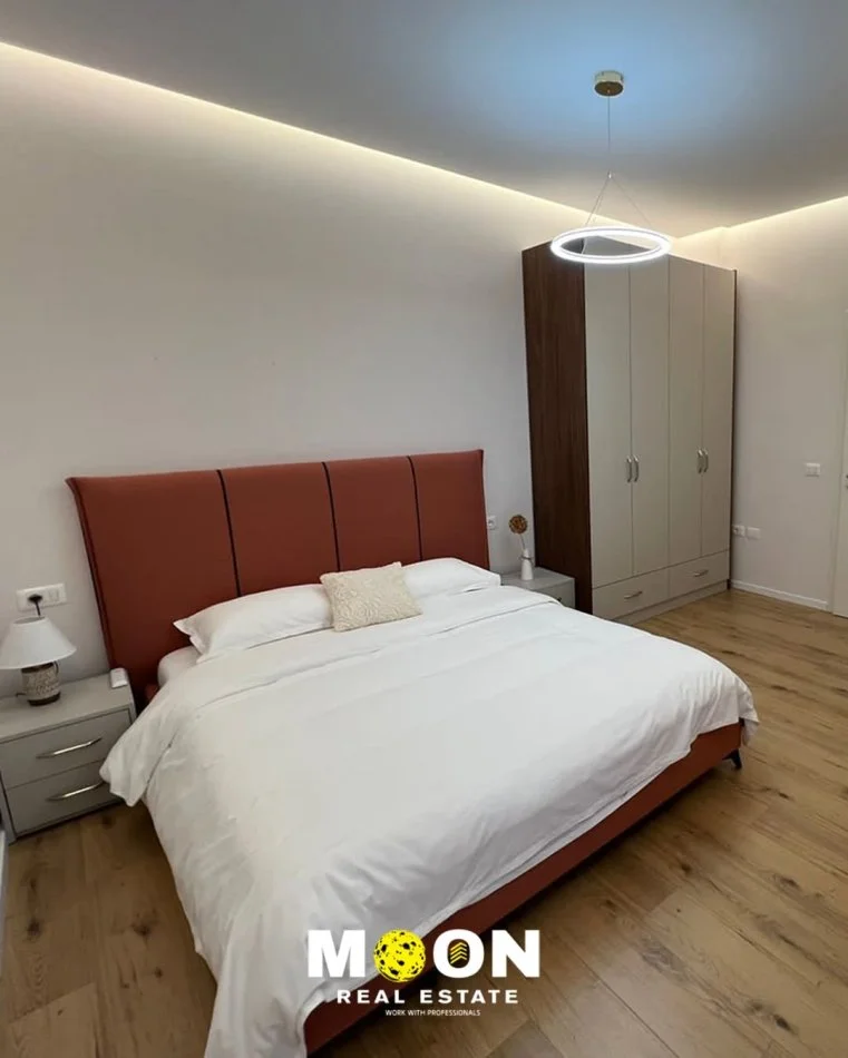 Tirane, jepet me qera apartament 2+1 Kati 8, 100 m² 2.000 € (Liqeni artificial)
