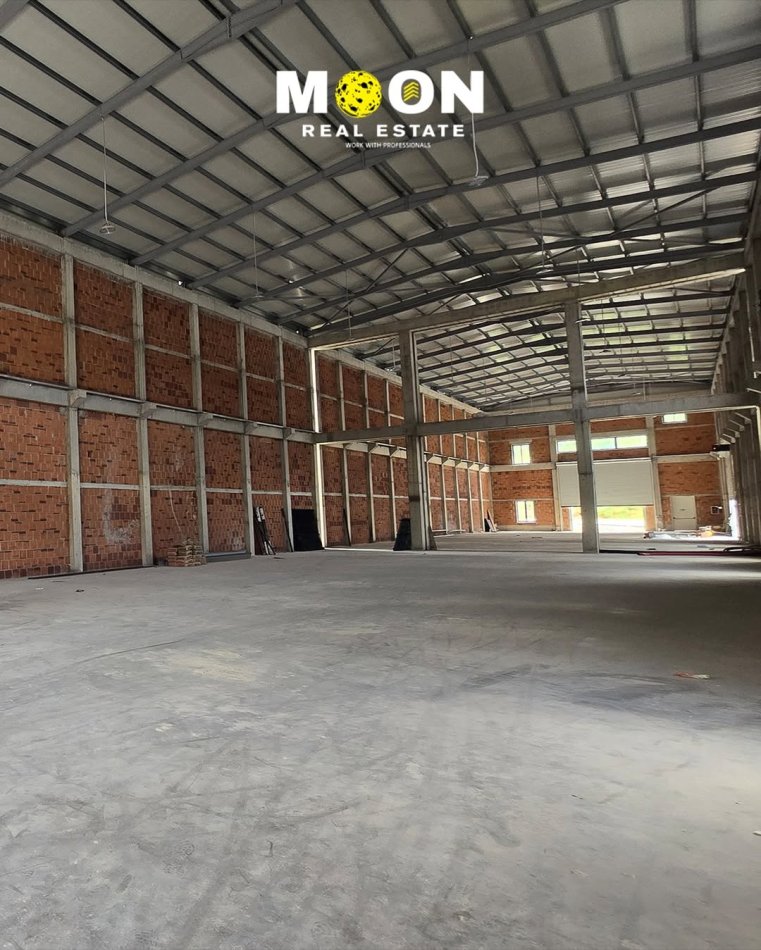 Tirane, jepet me qera ambjent biznesi Kati 1, 1.200 m² (KASHAR)