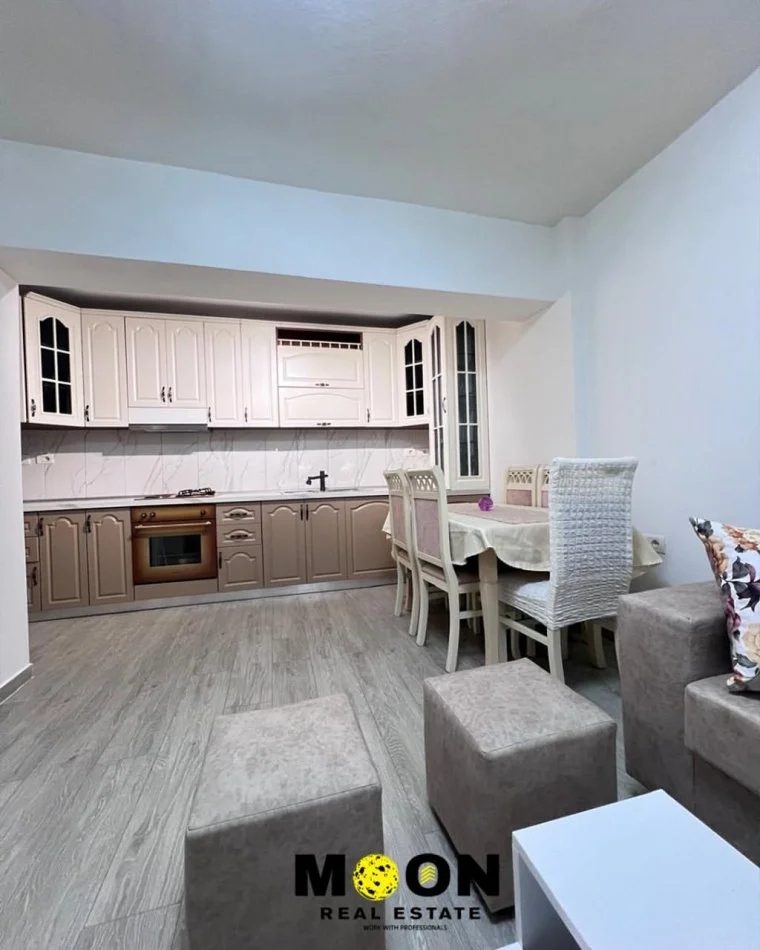 Tirane, jepet me qera apartament 2+1 Kati 1, 100 m² 600 € (COLOSEU ,RRUGA E DURRESIT)