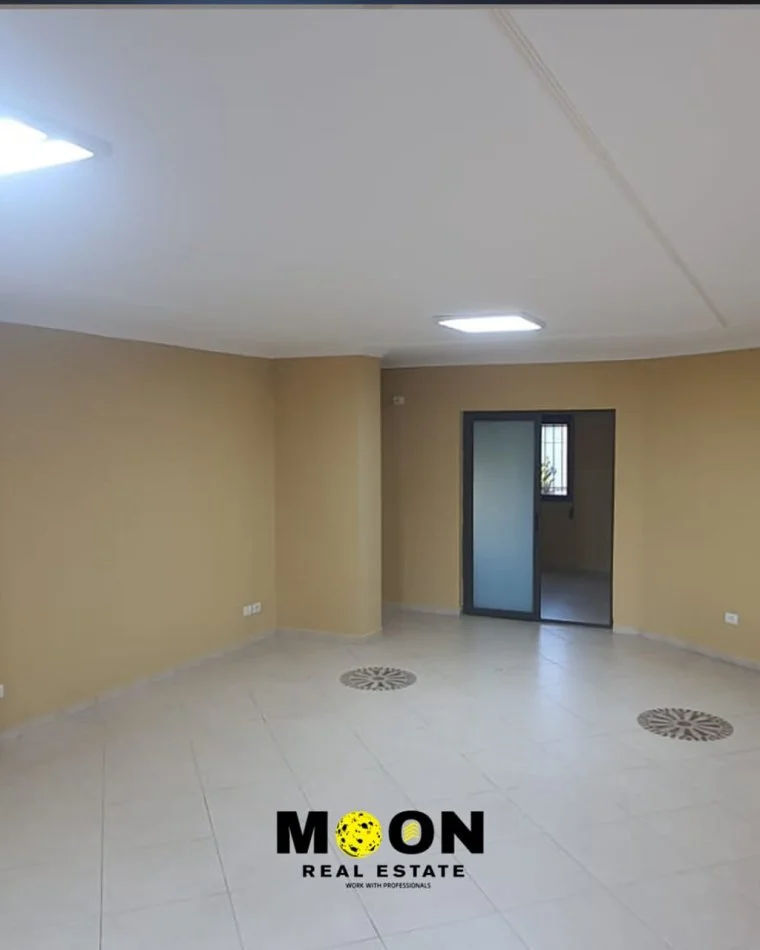 Tirane, jepet me qera zyre Kati 3, 160 m² 1.150 € (QENDER)