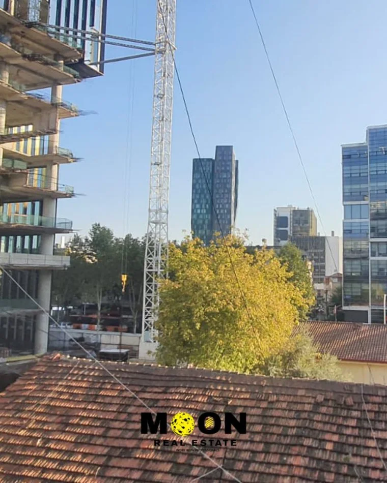 Tirane, jepet me qera zyre Kati 3, 160 m² 1.150 € (QENDER)