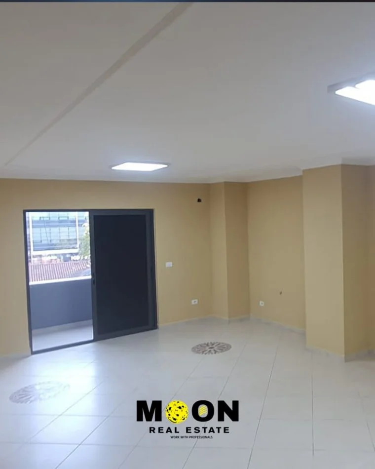 Tirane, jepet me qera zyre Kati 3, 160 m² 1.150 € (QENDER)