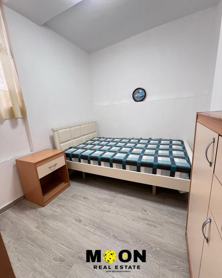 Tirane, jepet me qera apartament 2+1 Kati 1, 100 m² 600 € (blloku ambasadave)