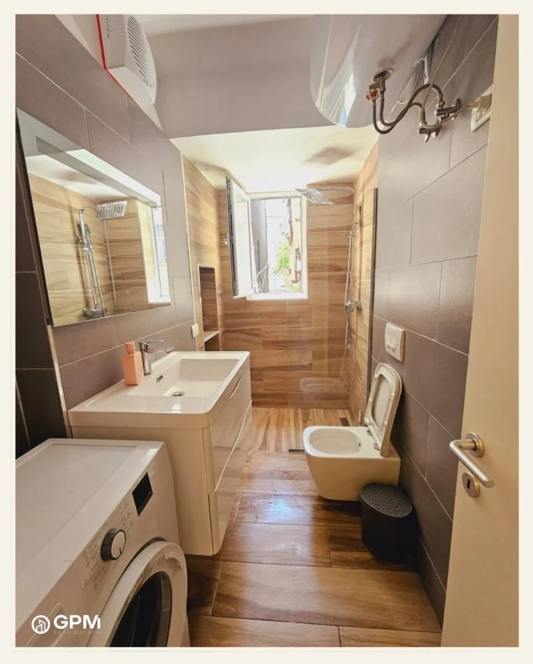 Tirane, jepet me qera apartament 2+1 Kati 1, 67 m² 750 € 