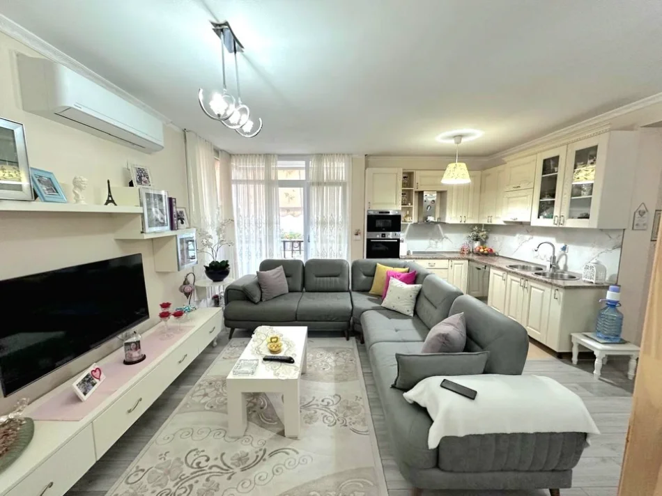 shitet apartament 2+1+2