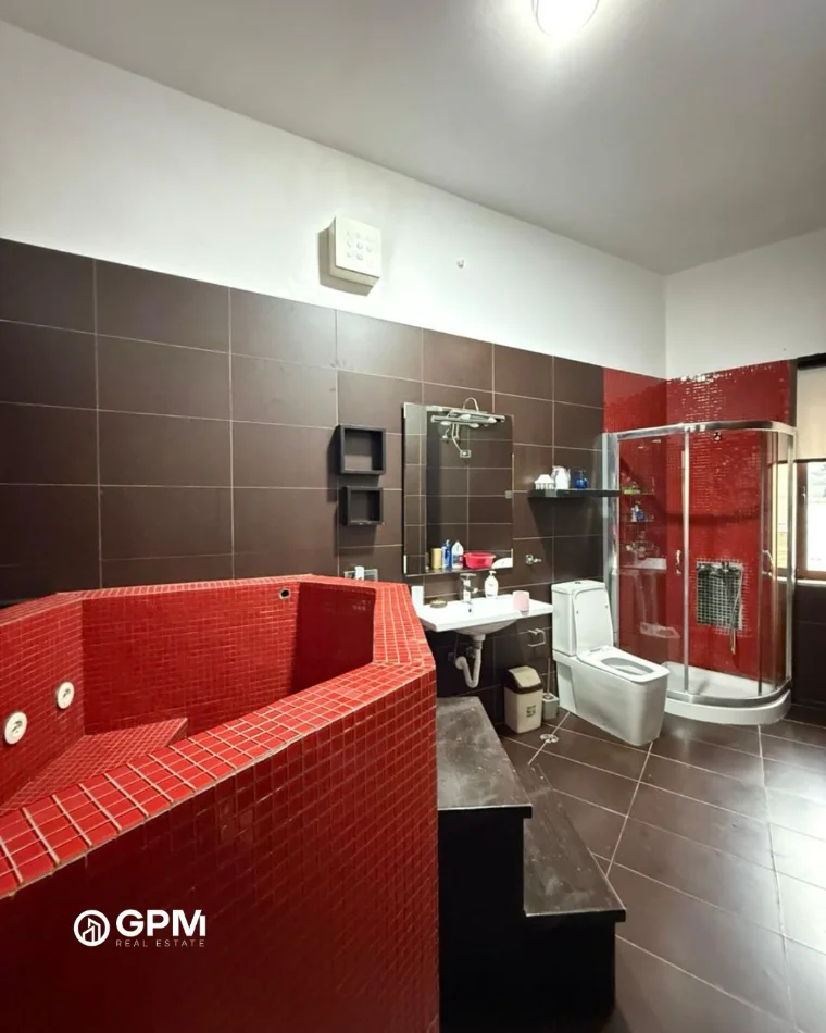 Tirane, jepet me qera apartament 2+1 Kati 4, 120 m² 1.000 € 