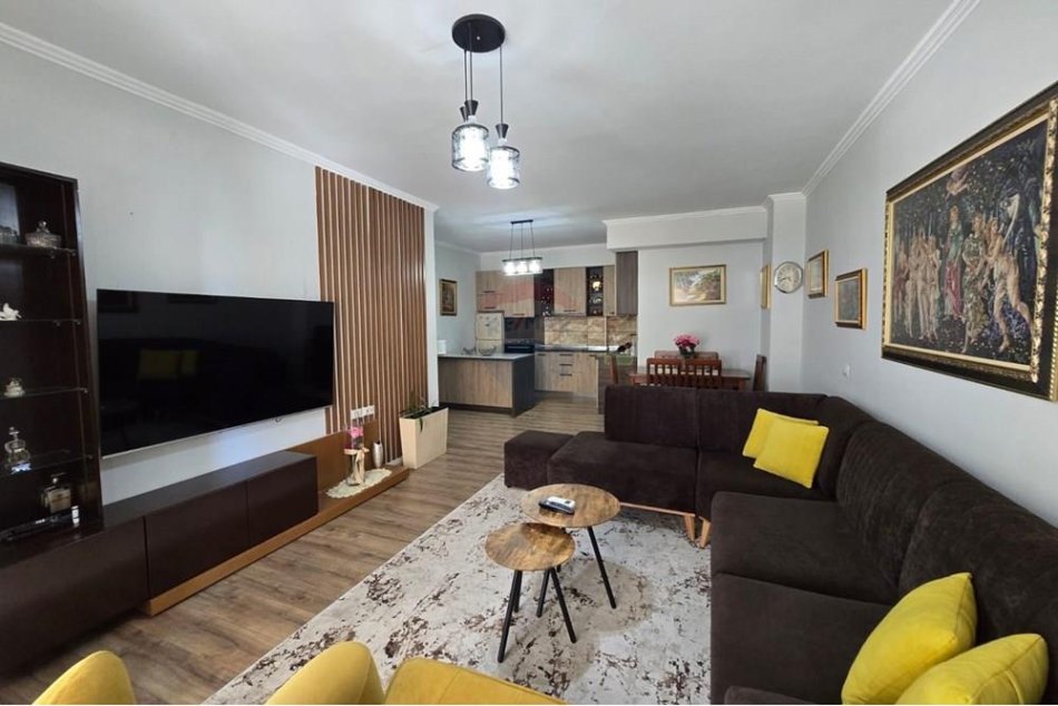Tirane, shitet 2+1+Ballkon Kati 3, 116 m² 157.000 € (Sotir Caci)