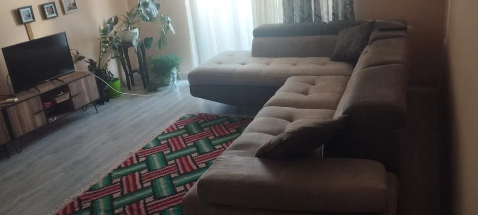 Tirane, jepet me qera apartament 2+1+Ballkon Kati 2, 85 m² 350 € (Misto mame pallatet cabej)