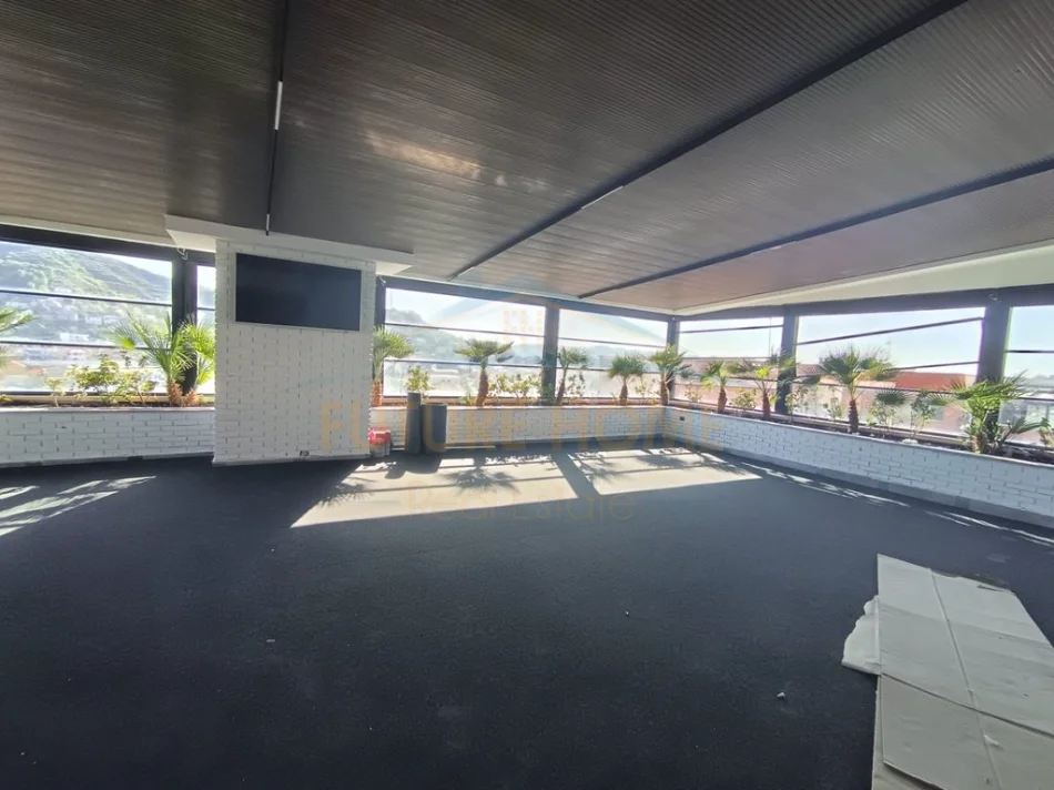 Tirane, jepet me qera ambjent biznesi Kati 8, 328 m² 10.000 € (SPITALI AMERIKAN 3)
