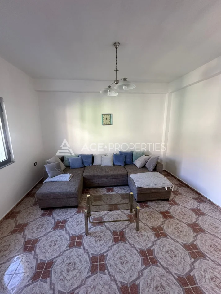 Durres, jepet me qera shtepi 3+1+Aneks+Ballkon Kati 2, 130 m² 450 € (Durres)